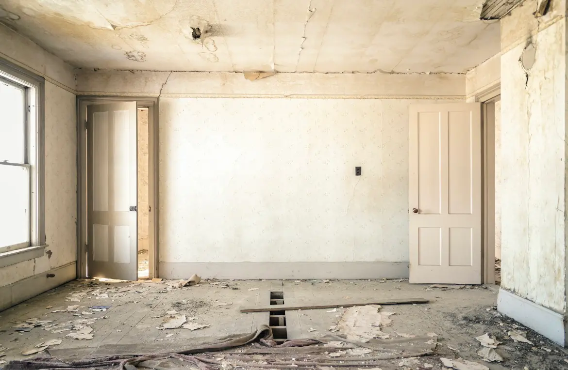 Waste disposal crew managing a cleanout project in Longboat Key